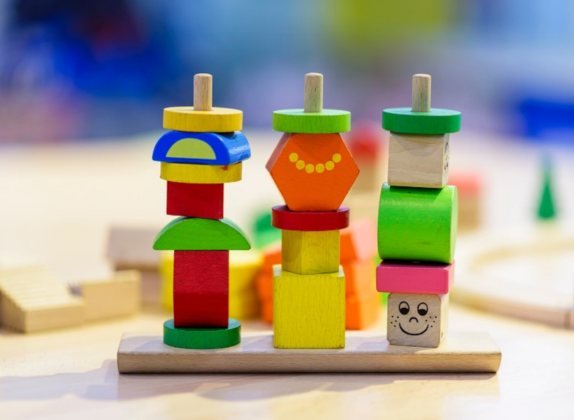Cómo puedo hacer que los juegos educativos sean más divertidos para mis hijos